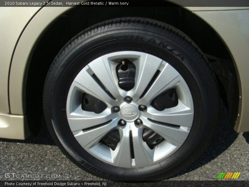 Harvest Gold Metallic / Warm Ivory 2010 Subaru Legacy 2.5i Sedan