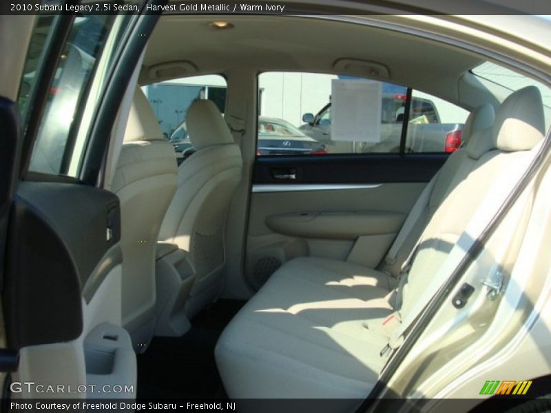 Harvest Gold Metallic / Warm Ivory 2010 Subaru Legacy 2.5i Sedan