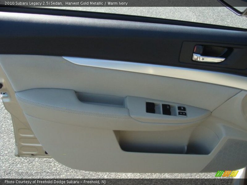 Harvest Gold Metallic / Warm Ivory 2010 Subaru Legacy 2.5i Sedan