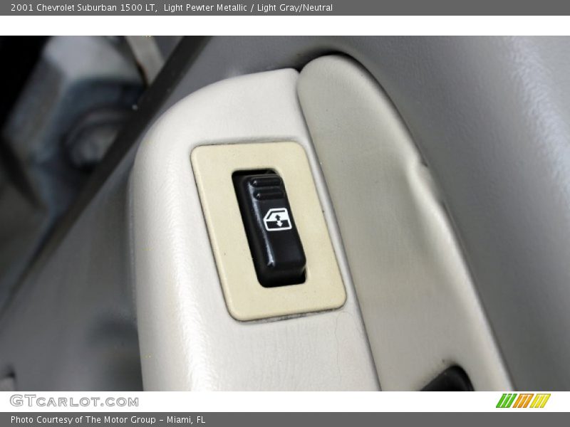 Light Pewter Metallic / Light Gray/Neutral 2001 Chevrolet Suburban 1500 LT
