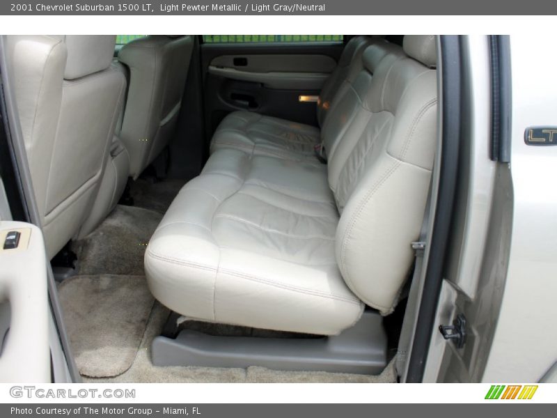 Light Pewter Metallic / Light Gray/Neutral 2001 Chevrolet Suburban 1500 LT