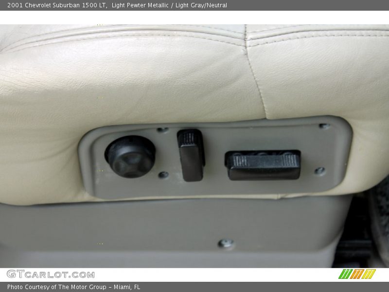 Light Pewter Metallic / Light Gray/Neutral 2001 Chevrolet Suburban 1500 LT
