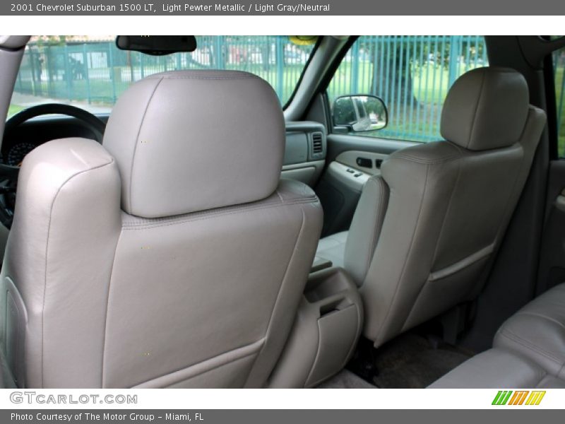 Light Pewter Metallic / Light Gray/Neutral 2001 Chevrolet Suburban 1500 LT