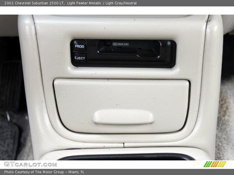 Light Pewter Metallic / Light Gray/Neutral 2001 Chevrolet Suburban 1500 LT