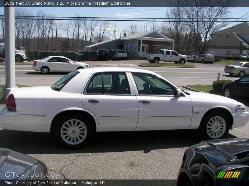 Vibrant White / Medium Light Stone 2009 Mercury Grand Marquis LS