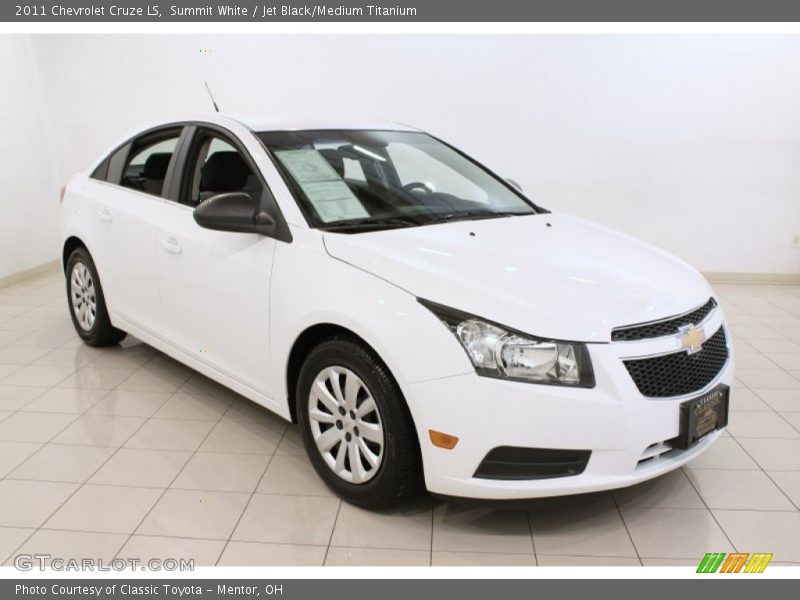 Summit White / Jet Black/Medium Titanium 2011 Chevrolet Cruze LS