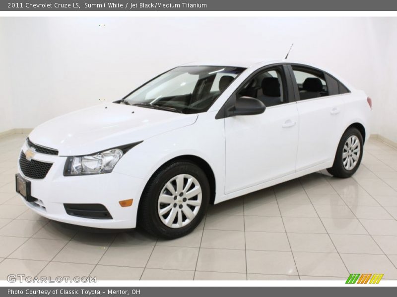 Summit White / Jet Black/Medium Titanium 2011 Chevrolet Cruze LS