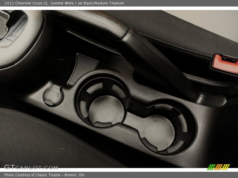 Summit White / Jet Black/Medium Titanium 2011 Chevrolet Cruze LS