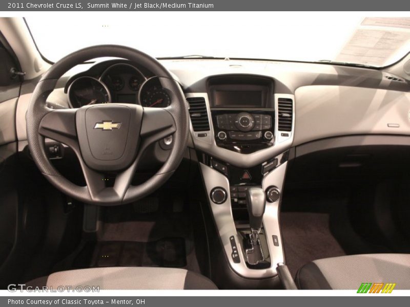 Summit White / Jet Black/Medium Titanium 2011 Chevrolet Cruze LS