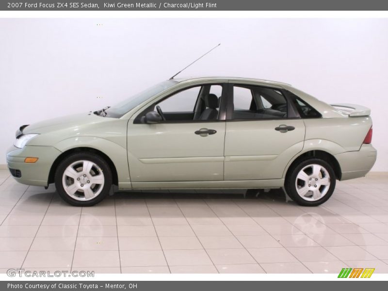 Kiwi Green Metallic / Charcoal/Light Flint 2007 Ford Focus ZX4 SES Sedan