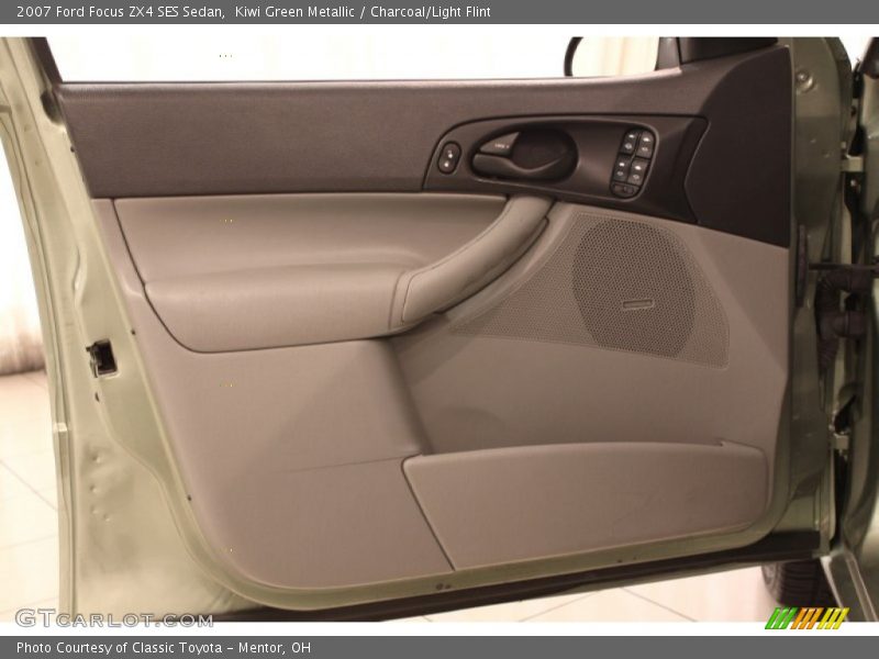 Kiwi Green Metallic / Charcoal/Light Flint 2007 Ford Focus ZX4 SES Sedan