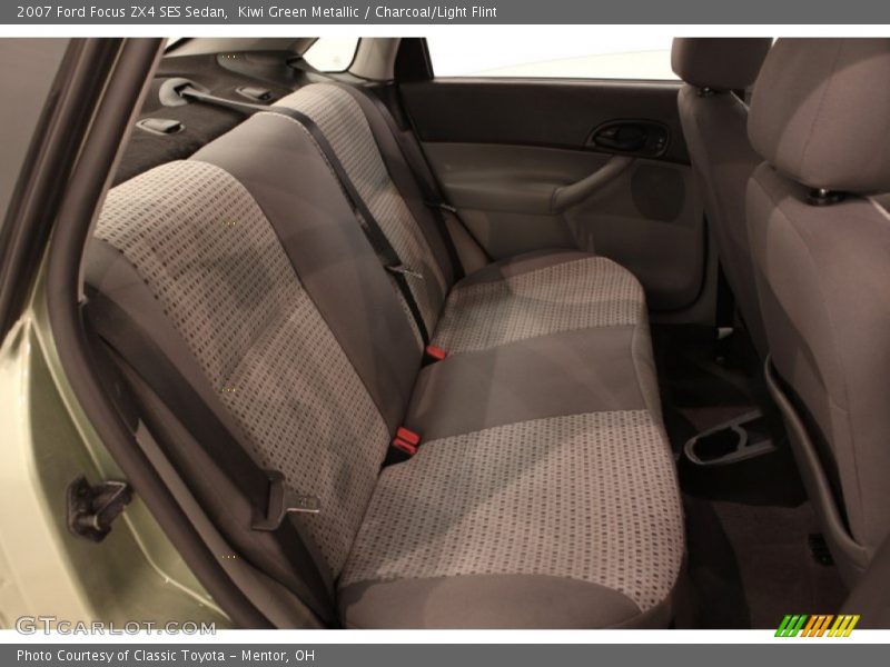 Kiwi Green Metallic / Charcoal/Light Flint 2007 Ford Focus ZX4 SES Sedan