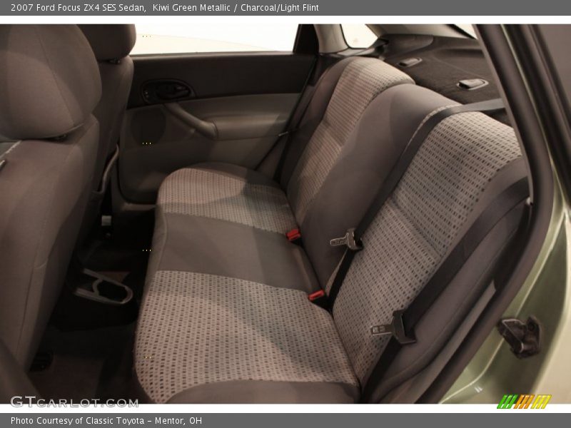 Kiwi Green Metallic / Charcoal/Light Flint 2007 Ford Focus ZX4 SES Sedan