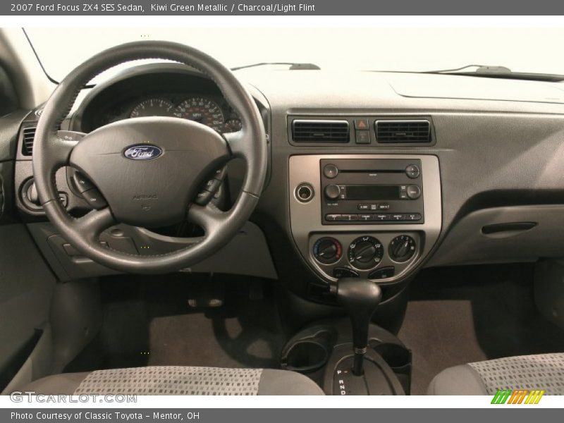 Kiwi Green Metallic / Charcoal/Light Flint 2007 Ford Focus ZX4 SES Sedan