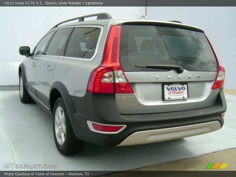 Electric Silver Metallic / Sandstone 2013 Volvo XC70 3.2