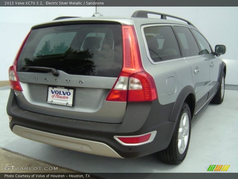 Electric Silver Metallic / Sandstone 2013 Volvo XC70 3.2