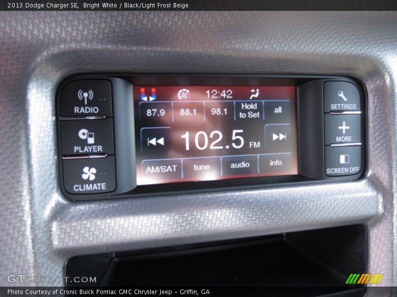 Bright White / Black/Light Frost Beige 2013 Dodge Charger SE