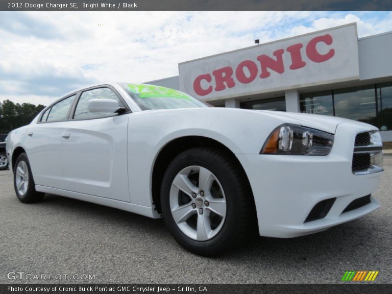 Bright White / Black 2012 Dodge Charger SE