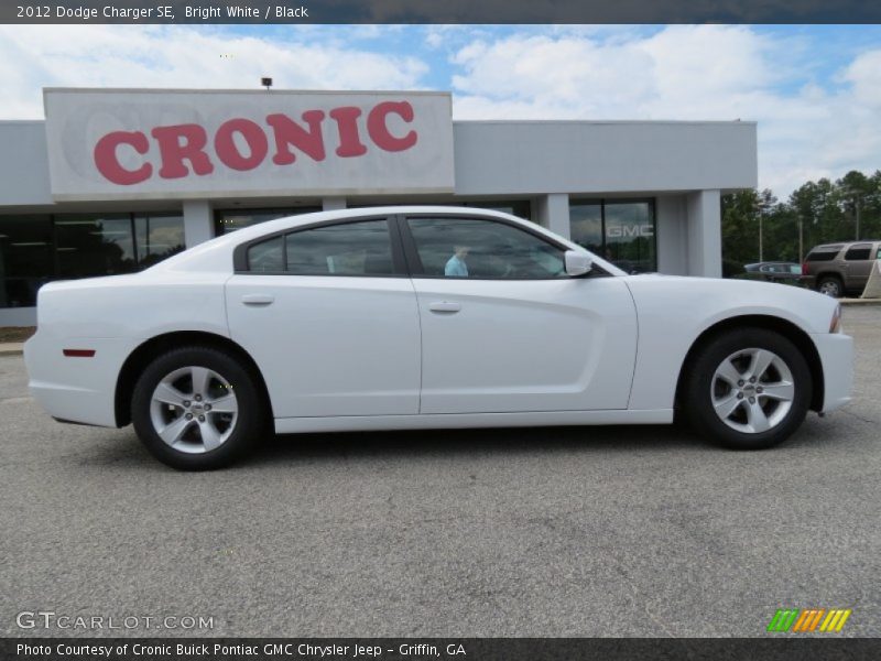 Bright White / Black 2012 Dodge Charger SE