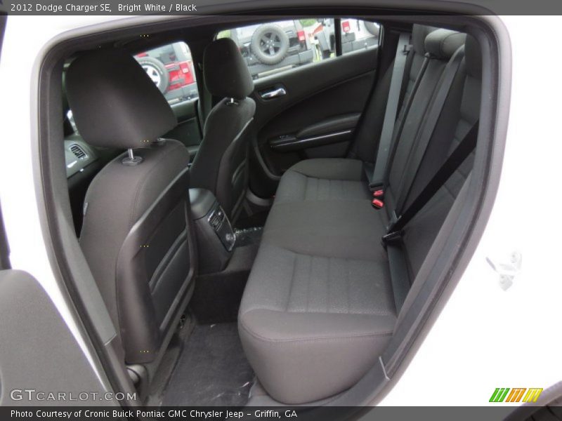 Bright White / Black 2012 Dodge Charger SE