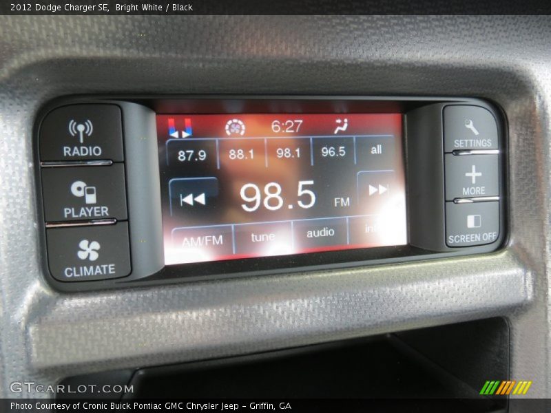 Bright White / Black 2012 Dodge Charger SE