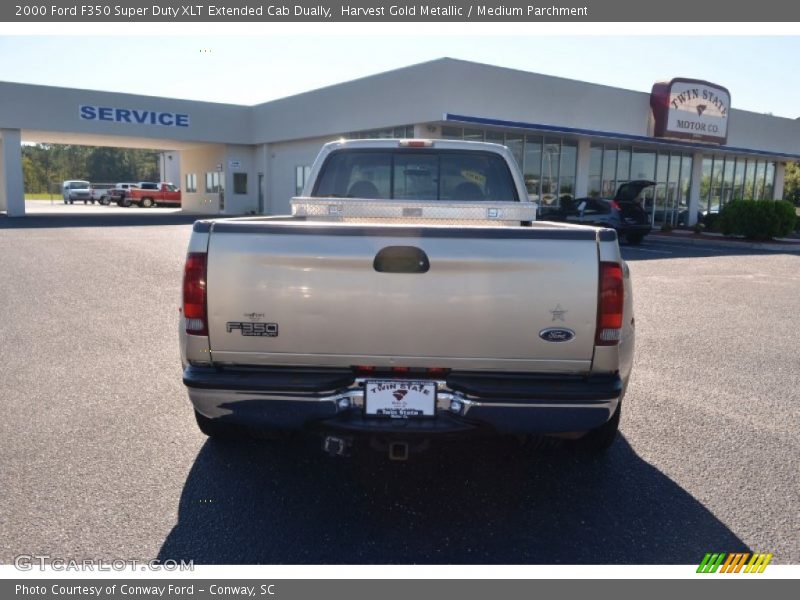 Harvest Gold Metallic / Medium Parchment 2000 Ford F350 Super Duty XLT Extended Cab Dually
