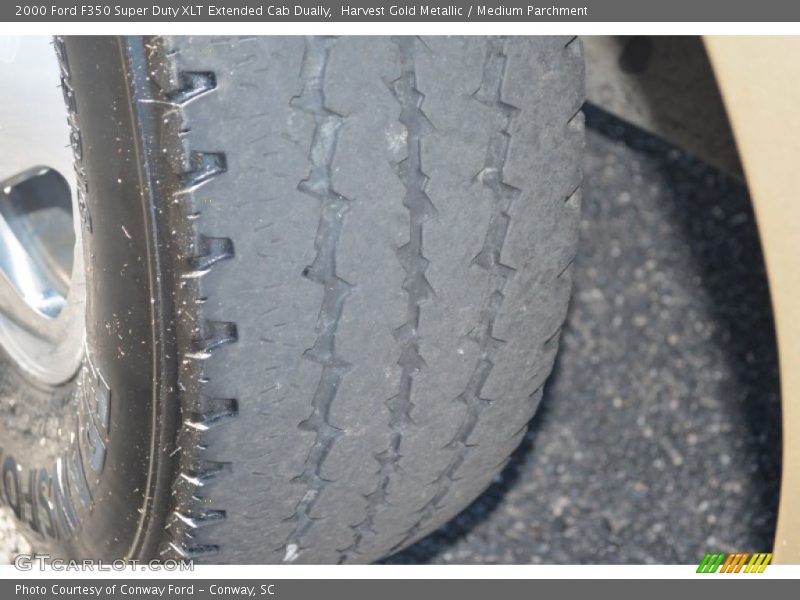 Harvest Gold Metallic / Medium Parchment 2000 Ford F350 Super Duty XLT Extended Cab Dually