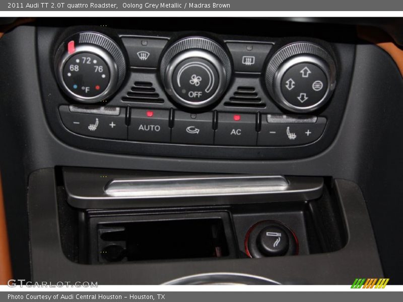 Controls of 2011 TT 2.0T quattro Roadster