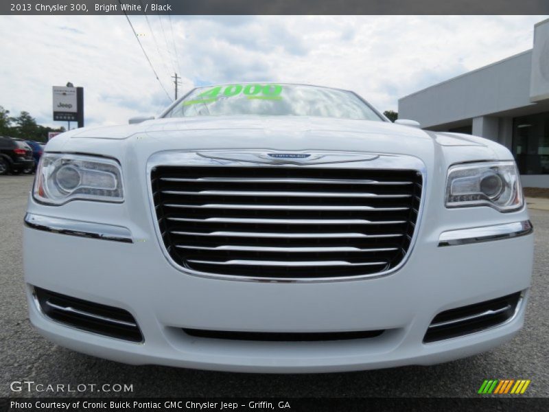 Bright White / Black 2013 Chrysler 300