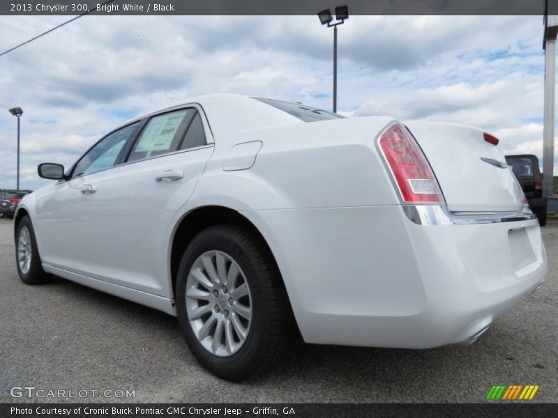 Bright White / Black 2013 Chrysler 300