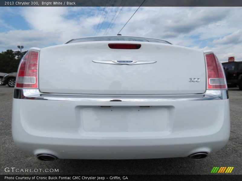 Bright White / Black 2013 Chrysler 300