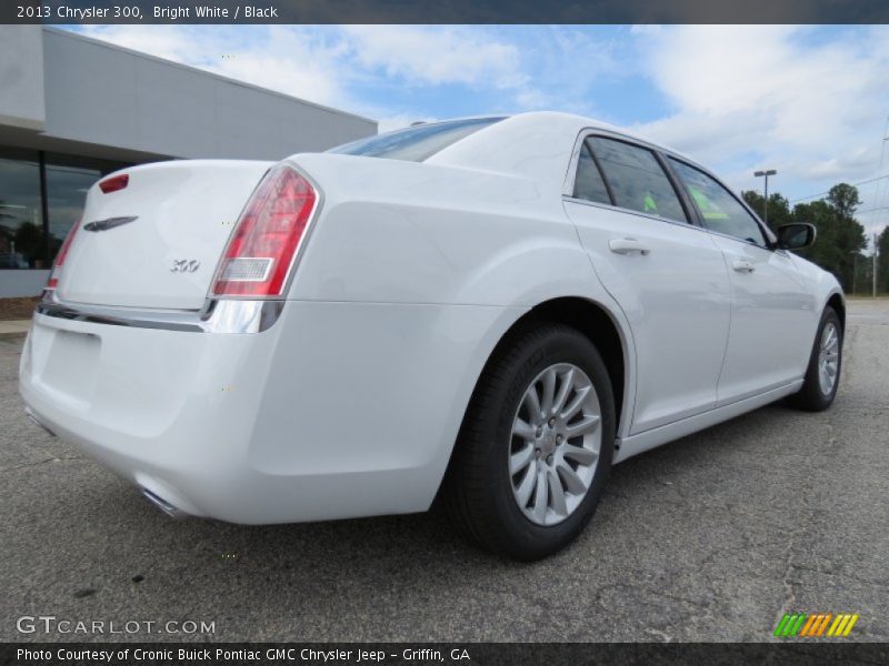 Bright White / Black 2013 Chrysler 300