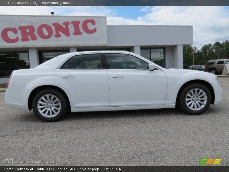 Bright White / Black 2013 Chrysler 300