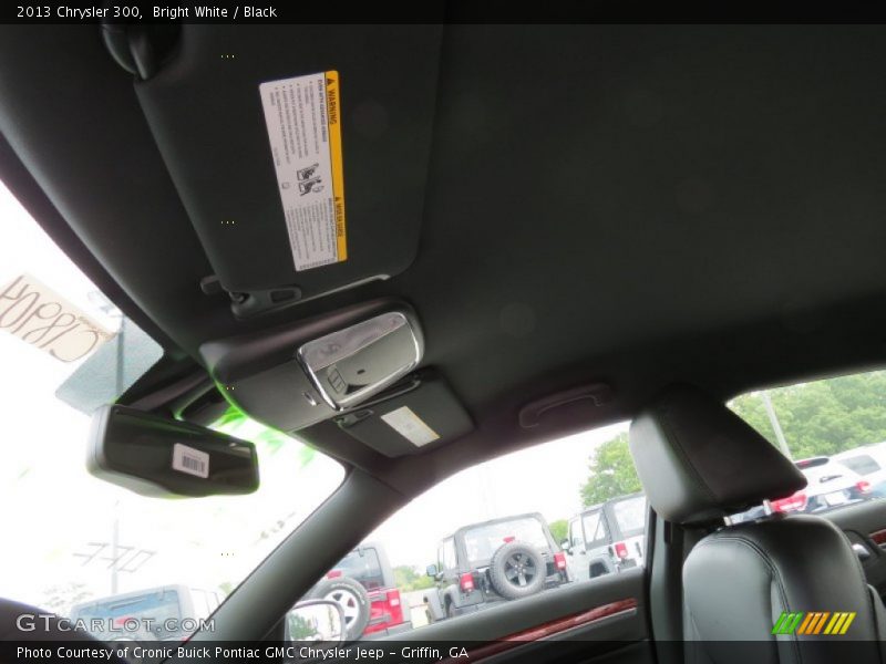 Bright White / Black 2013 Chrysler 300