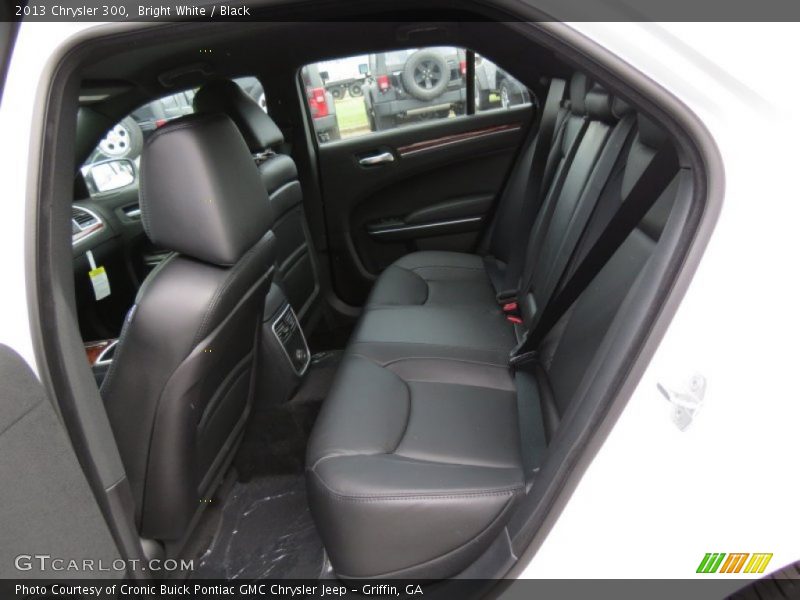 Bright White / Black 2013 Chrysler 300