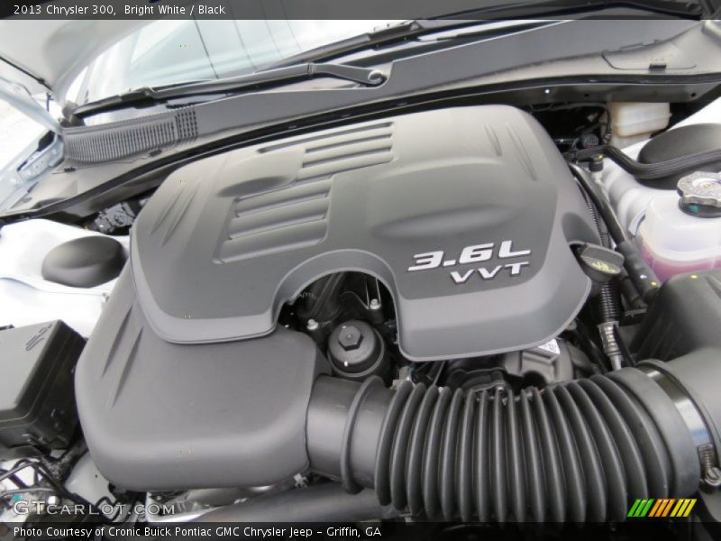 Bright White / Black 2013 Chrysler 300