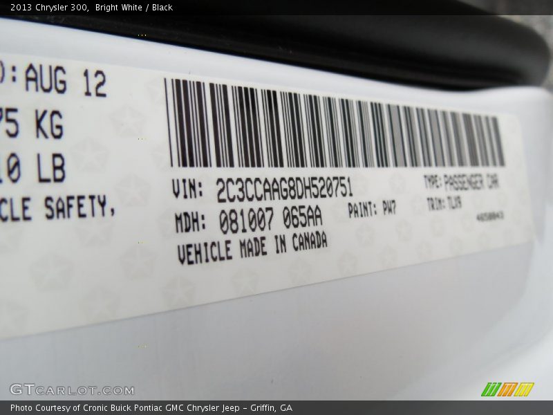 Bright White / Black 2013 Chrysler 300