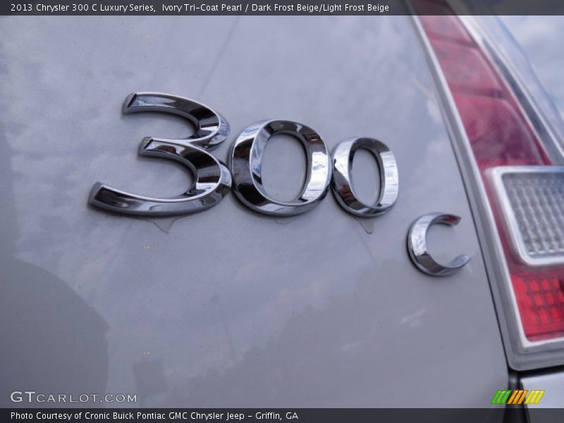  2013 300 C Luxury Series Logo