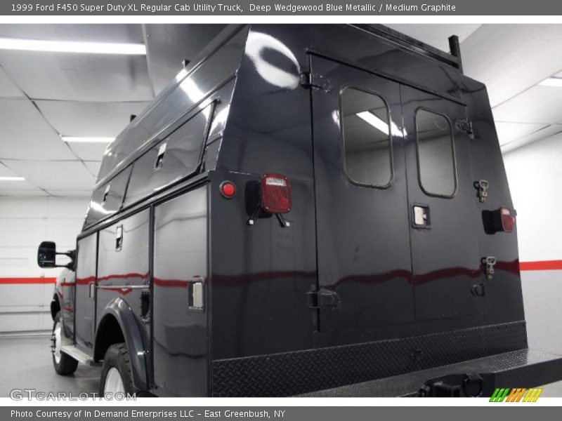 Deep Wedgewood Blue Metallic / Medium Graphite 1999 Ford F450 Super Duty XL Regular Cab Utility Truck