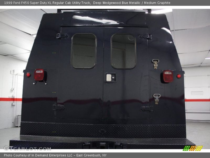 Deep Wedgewood Blue Metallic / Medium Graphite 1999 Ford F450 Super Duty XL Regular Cab Utility Truck