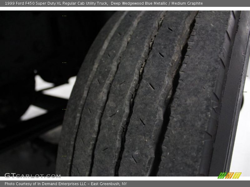 Deep Wedgewood Blue Metallic / Medium Graphite 1999 Ford F450 Super Duty XL Regular Cab Utility Truck