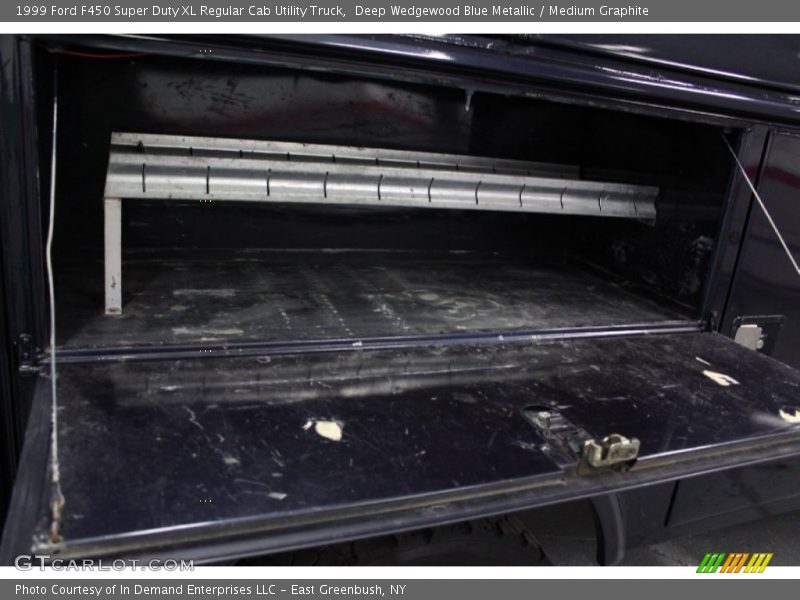 Deep Wedgewood Blue Metallic / Medium Graphite 1999 Ford F450 Super Duty XL Regular Cab Utility Truck