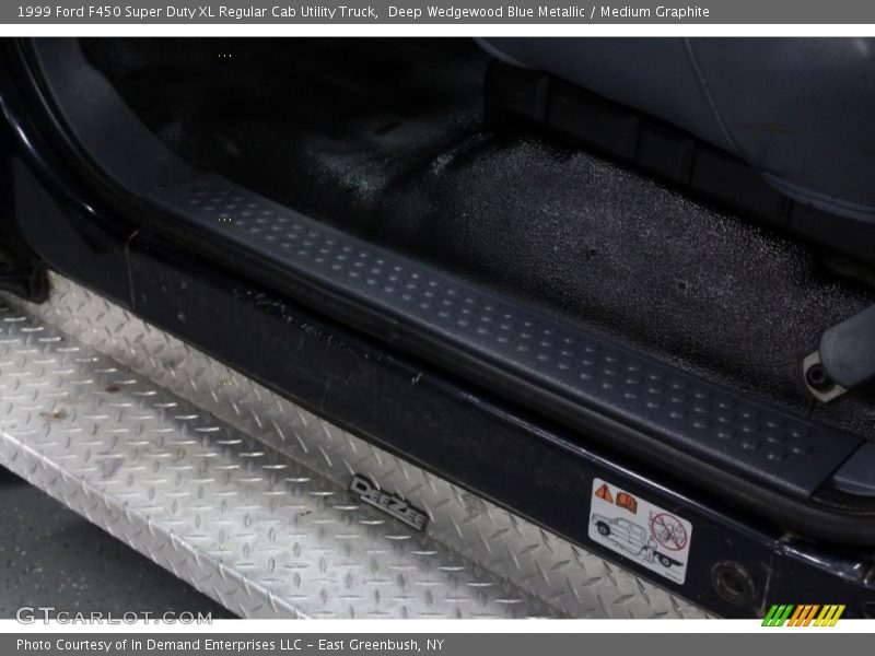 Deep Wedgewood Blue Metallic / Medium Graphite 1999 Ford F450 Super Duty XL Regular Cab Utility Truck