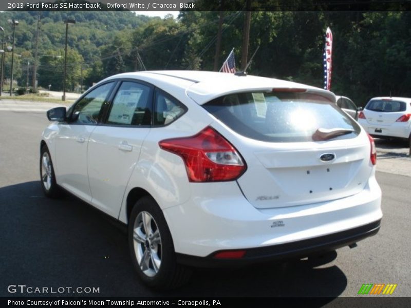 Oxford White / Charcoal Black 2013 Ford Focus SE Hatchback