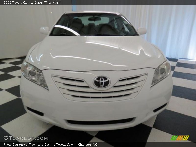 Super White / Ash 2009 Toyota Camry