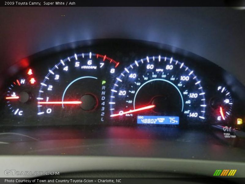 Super White / Ash 2009 Toyota Camry