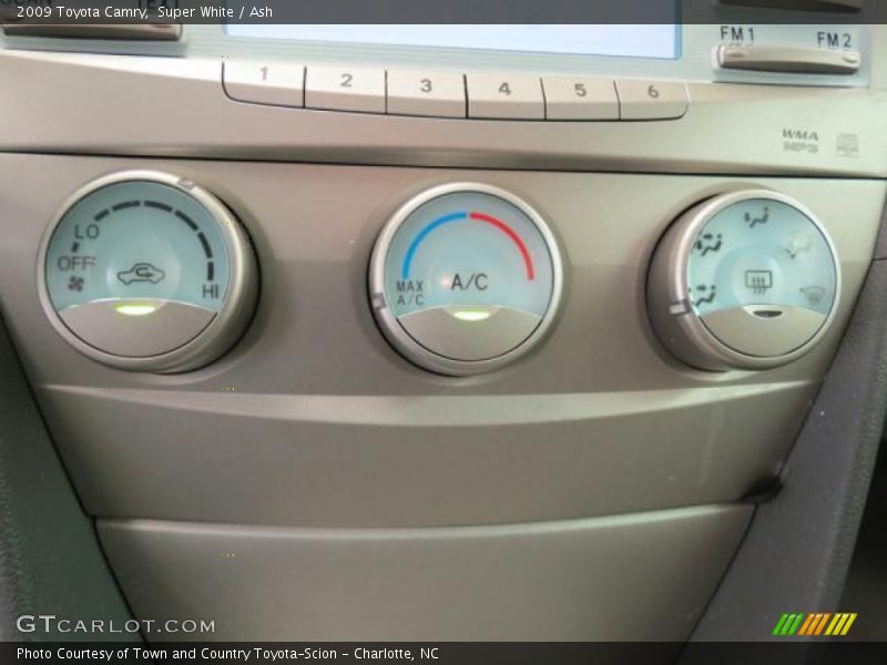 Super White / Ash 2009 Toyota Camry