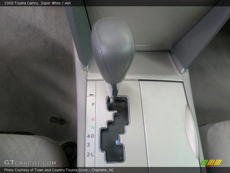 Super White / Ash 2009 Toyota Camry