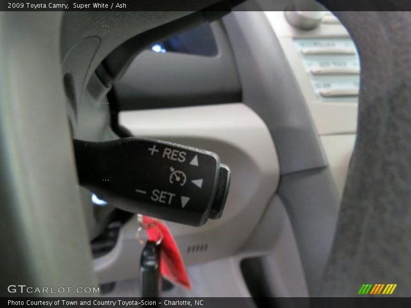 Super White / Ash 2009 Toyota Camry