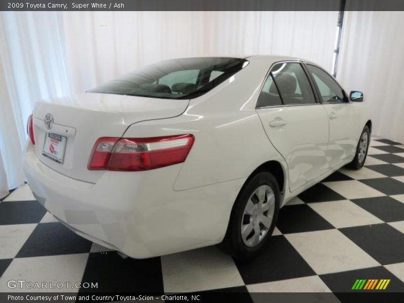 Super White / Ash 2009 Toyota Camry